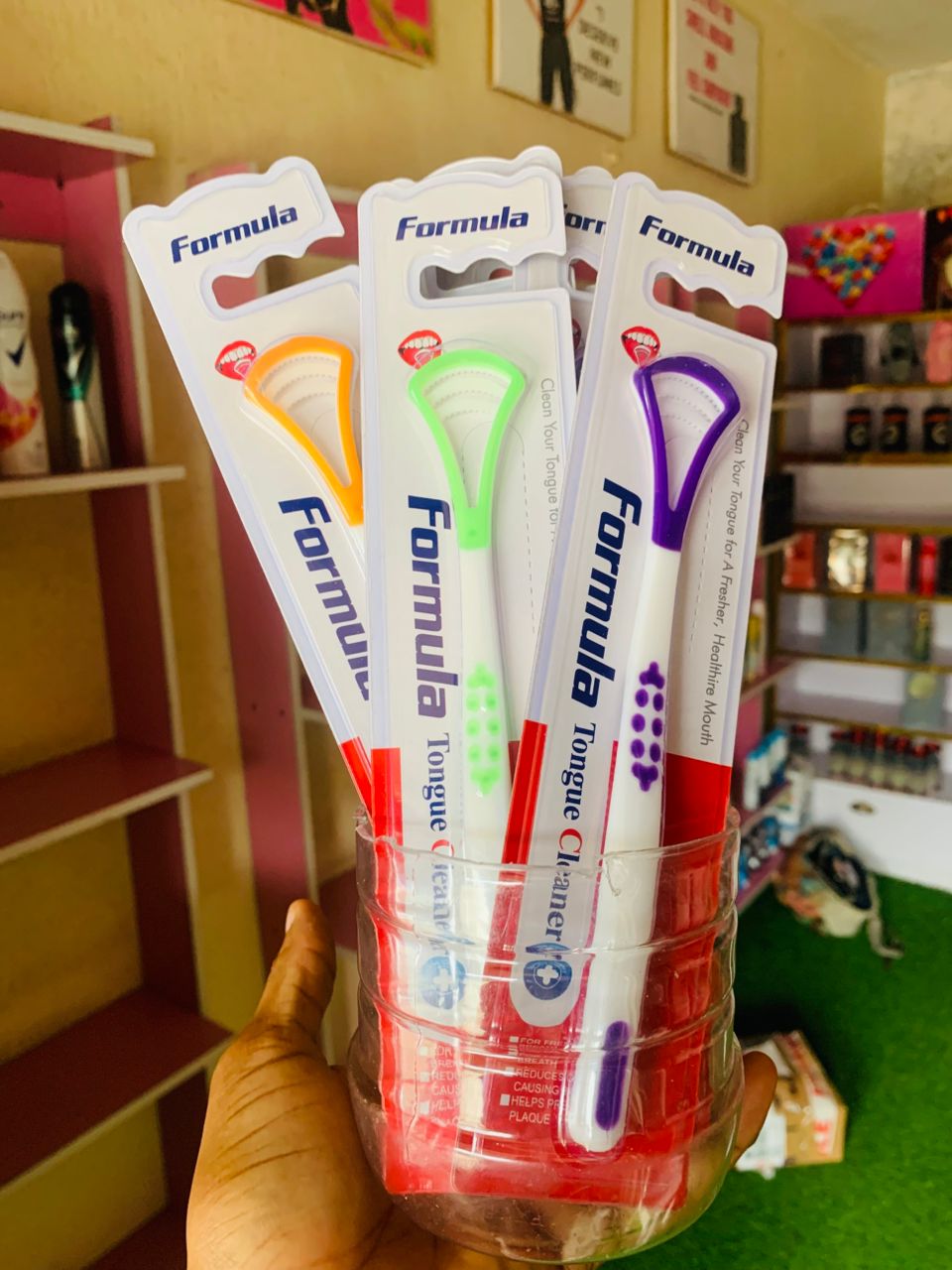 TONGUE CLEANER